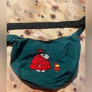 BAGGU x Peanuts Snoopy Green Nylon Crescent Bag NWT